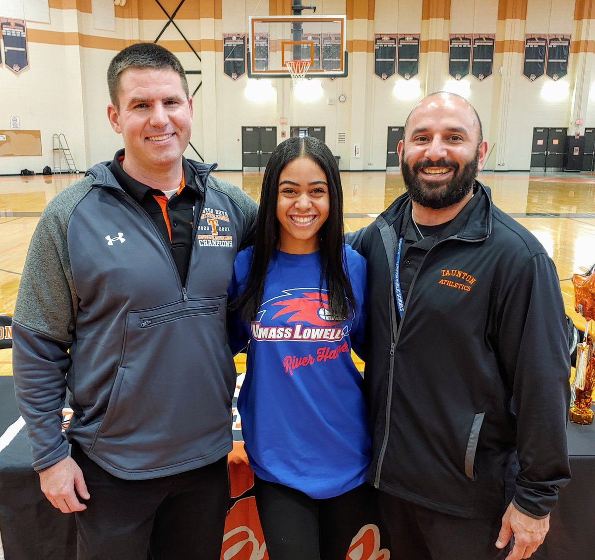 Michael Fox (@thscoachfox) on Twitter photo #🐯intheNCAA
Very special afternoon at THS as Nia Mainer-Smith signs her NLI with UMass-Lowell. <a href="/RiverHawkXCTF/">UMass Lowell XC/TF</a> & <a href="/THSXCTF/">Taunton Track & XC</a> are bridging a pipeline of successful student-athletes!! @tauntonhstigers <a href="/Taunton_Schools/">Taunton Public Schools</a> #LoveTauntonHS #🐯intheNCAA
Very special afternoon at THS as Nia Mainer-Smith signs her NLI with UMass-Lowell. <a href="/RiverHawkXCTF/">UMass Lowell XC/TF</a> & <a href="/THSXCTF/">Taunton Track & XC</a> are bridging a pipeline of successful student-athletes!! @tauntonhstigers <a href="/Taunton_Schools/">Taunton Public Schools</a> #LoveTauntonHS