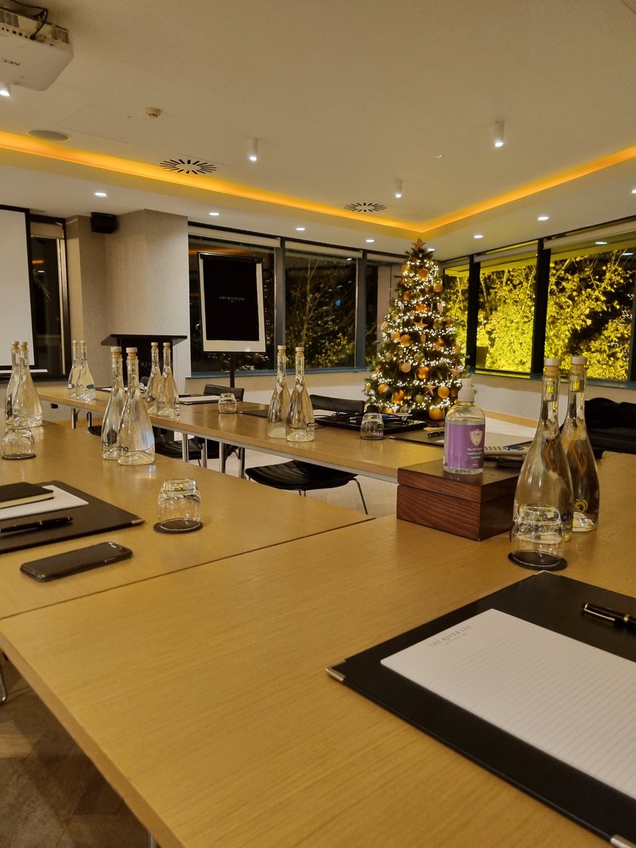 WorkWithPrideIE's tweet image. The Work with Pride committee were busy planning last night for 2022, big things coming to Cork and Ireland next year!
.
#watchthisspace #corkpride #workwithpride #corkpride2022
.
Thanks to @RiverleeHotel for hosting our first brainstorming session!