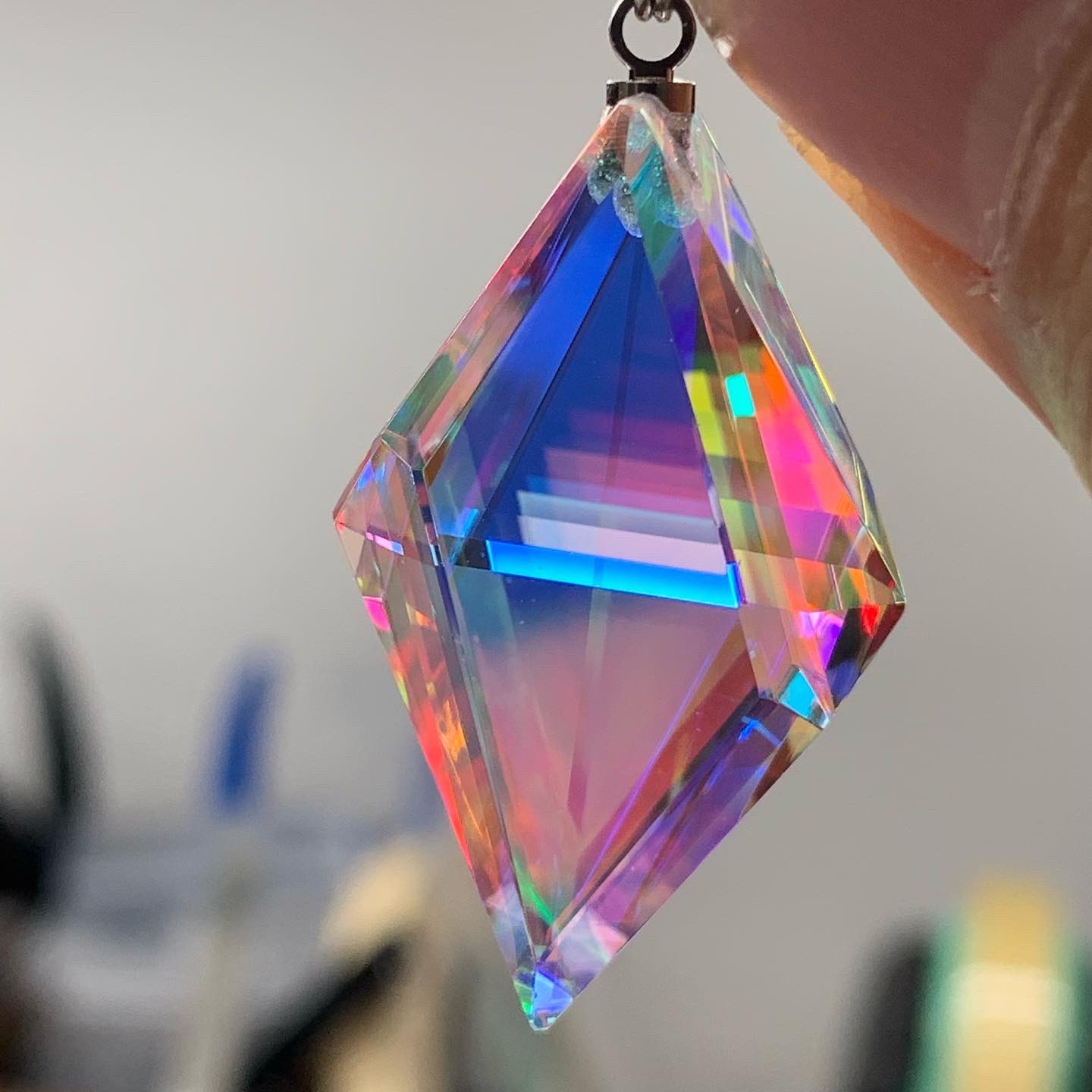 モナジー工房 ｢虹の結晶｣積層ガラス研磨アクセサリー専門制作 