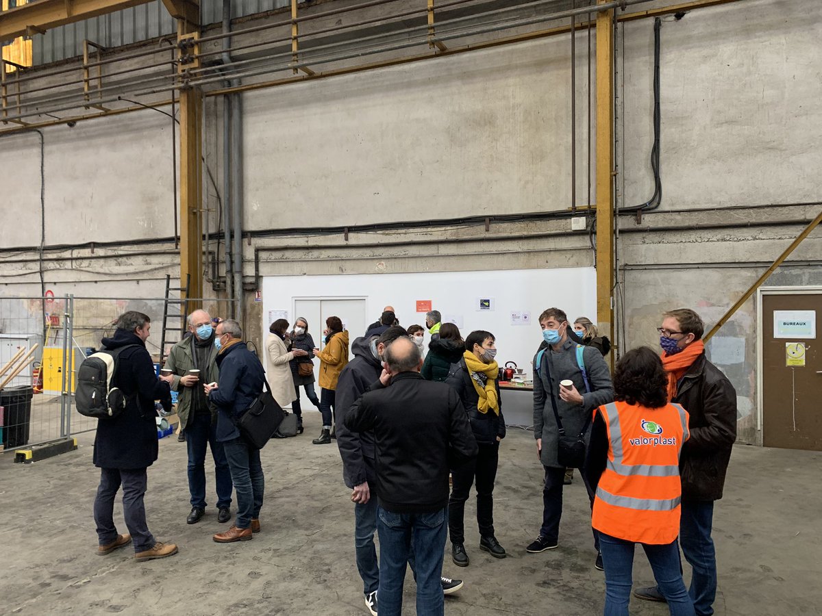 e_Tribord's tweet photo. #RETRIPLAST Nos partenaires, financeurs et clients sont présents sur notre centre de tri de plastiques ce matin en amont du 1er CoPil.
L’occasion de les remercier pour leur confiance et de présenter cet outil au service du #recyclage. https://t.co/SzYAObfH4W