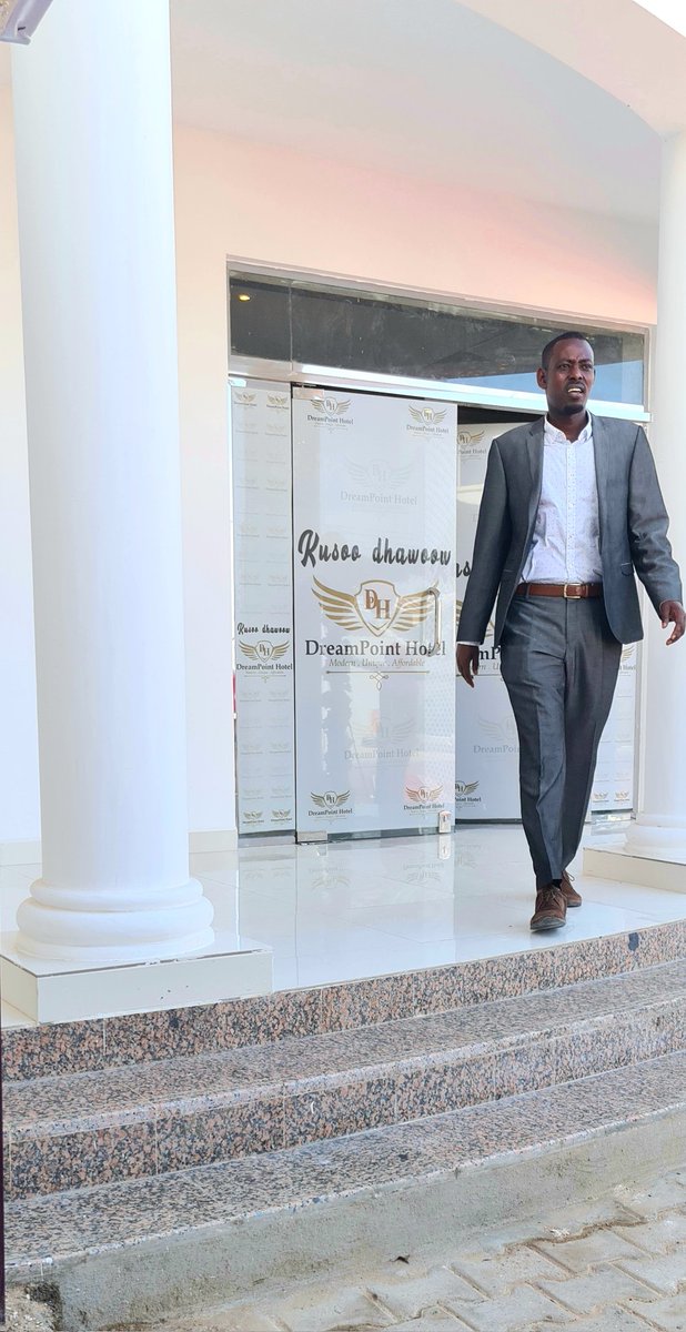 alihwarsame's tweet photo. Opening a new addition in #Garowe 
#Dreampoint #Hotel 🏨 &amp; #restaurant 😋. Stay tuned for the Grand Opening Ceremony ♥ 🥳. Meet the manager Mr. Mahad &amp; the team. https://t.co/v5bEK4niny