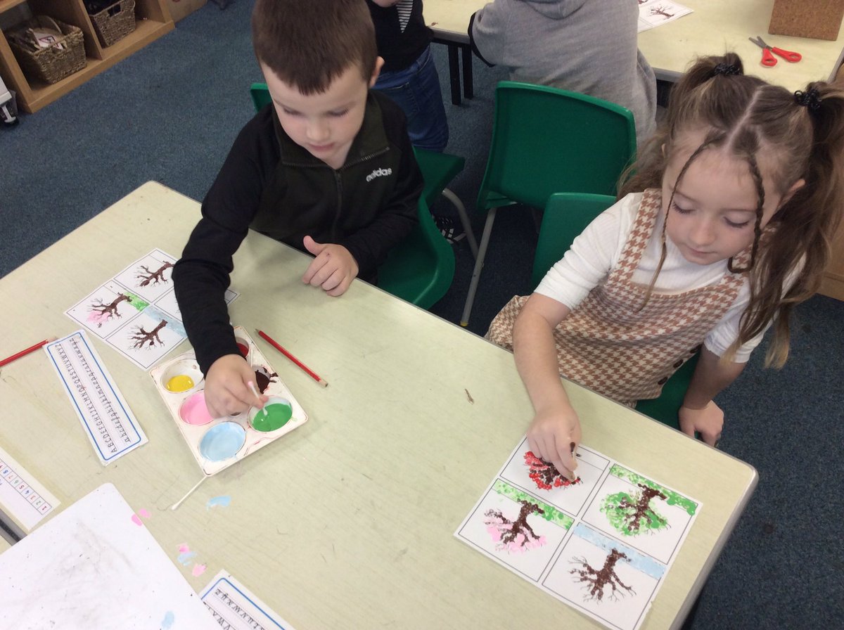 CaldiY2's tweet image. Year 2 are applying the pointillism skills that they have learned in their art lessons to create calendars for 2022
#discoveringwhatispossible 
 @artistseurat @Artsmarkaward @MbroCouncil @Tees_Issues @Claire_Heald @vianclark