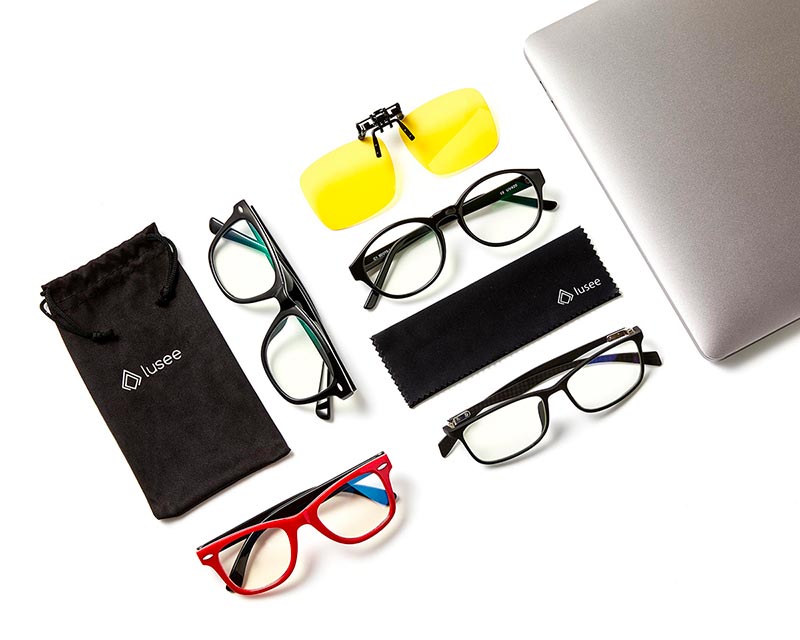luseeglasses's tweet photo. Besoin d'idées de cadeaux pour Noël 🎁? Offrez une paire de lunettes gaming et office anti lumière bleue LUSEE 🤓, profitez de notre livraison offerte pendant les fêtes #geek #gaming #gamer #gamergirls https://t.co/AEM0lhj0D4