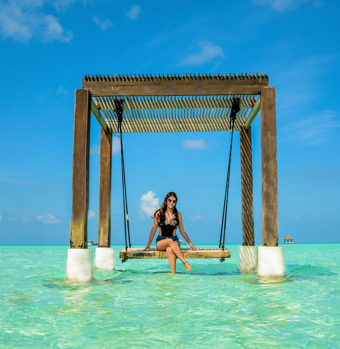 TajMaldives's tweet photo. Surrounded by mesmeric views 😍
Credits: @ssanaya_saroshian
#TajExoticaMaldives #ExploreWithMaldives #Maldives https://t.co/hIep41ZAMS