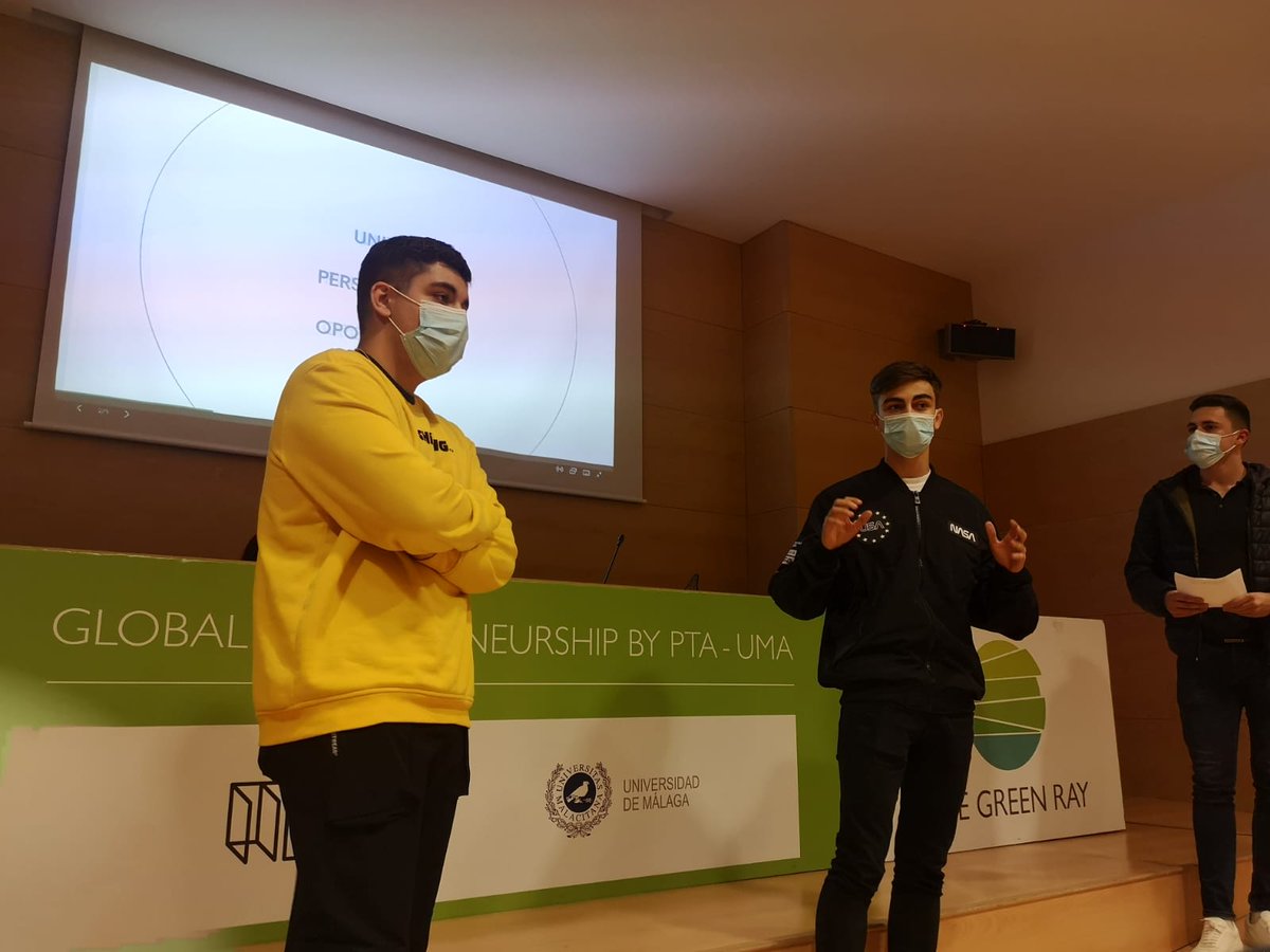 promalaga's tweet photo. En la entrega de premios de #FlashSession Hackathon de @InfoUMA, fuimos testigos de cómo los participantes han avanzado en sus proyectos con la ayuda de los mentores y han aprendido a transformar las mejores ideas en proyectos innovadores. ¡Gracias, @linkbyuma!
#Promálaga https://t.co/M5MWlHFlE7