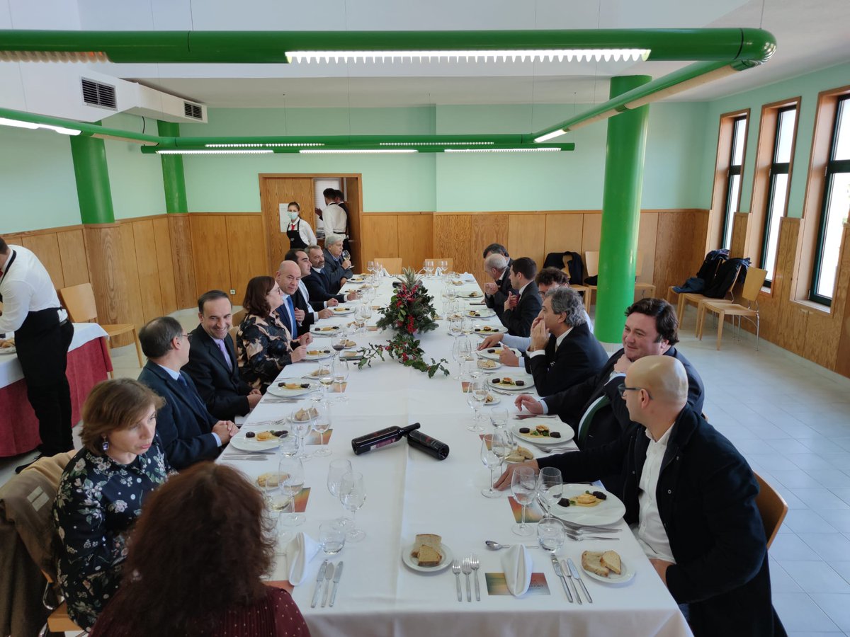 upguarda's tweet photo. Almoço de hoje, servido aos membros do Conselho Coordenador dos Institutos Superiores Politécnicos (CCISP) no Politécnico da Guarda. O almoço foi confecionado por estudantes da Escola Superior de Hotelaria e Turismo do IPG.  #esth #ipg #ccisp https://t.co/CIaJT4JuQ2