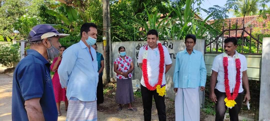 TmvpSecretary's tweet photo. ஆரையம்பதி  பரமன் வீதிக்கான ஆரம்ப நிகழ்வு
 மிக நீண்ட காலமாக பணரமைக்கப்படாமல் குண்றும் குழியுமாகக் காணப்பட்ட  ஆரையம்பதி பரமன் வீதி அமைக்கும் பணி 03.12.2021இன்றைய தினம் நடைபெற்றது https://t.co/vlfODRVmpf
