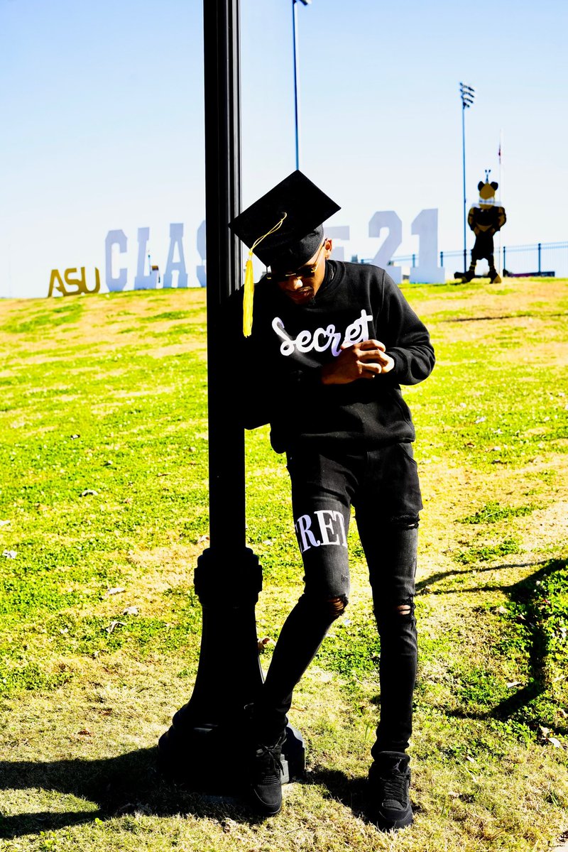 JoBloProduction's tweet photo. Twas the night Before Graduation. Ten years of a testimony. Just a 17 year old kid from Mobile,Al lost and broken  however through God a 27 year old man was blessed to find his purpose within his Passion  of business &amp; community . https://t.co/xhd23yrlTo