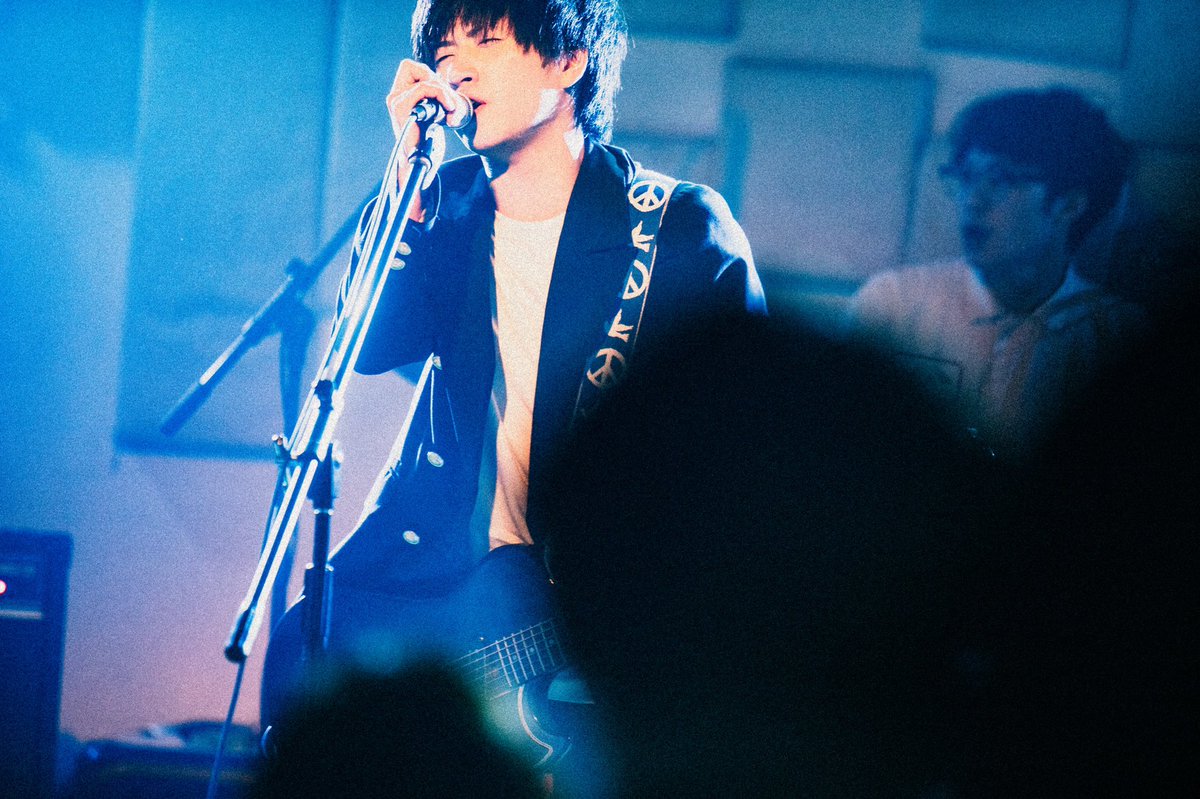 Blue_kara27's tweet photo. 【 LIVE Photo 📷💐 】

ブルーから。vol.10 - 4周年イベント -
in 下北沢MOSAiC

ハイエナカー

Photo by @inagakiruriko https://t.co/o1EwSGHy5x