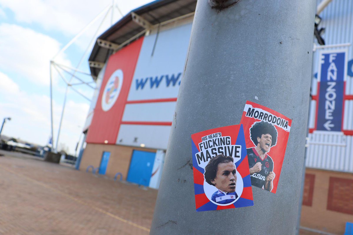 TalkReading's tweet photo. To celebrate hitting 🔟k followers, I will be giving away a total of 🔟 packs of stickers!

🎉 𝗥𝗘𝗧𝗪𝗘𝗘𝗧 this tweet to enter 🎉 

Winner announced after the Hull match tomorrow!

#readingfc https://t.co/sYMyaApwud