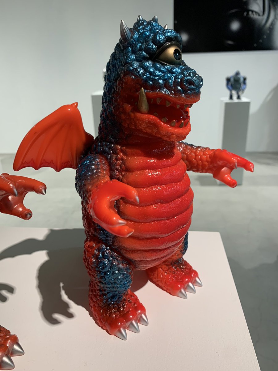 ソフトビニール怪獣展　ピンバッジ4個セット FFrbrW3VkAA08Ta.jpg