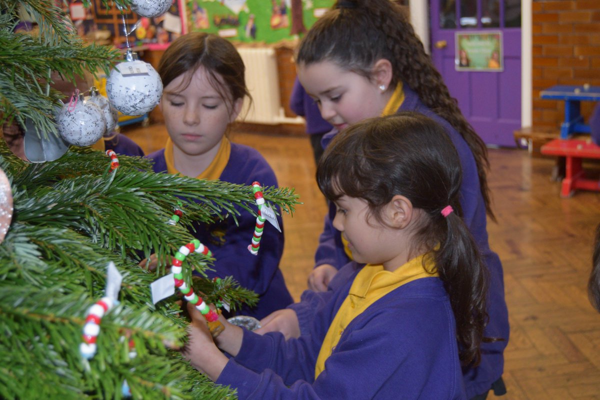 ethelbertrd's tweet photo. This morning we held our Christmas tree assembly and our children added their own hand made decoration to our beautiful tree, kindly donated by Quality Christmas Trees. #itsthemostwonderfultimeoftheyear  🎄 https://t.co/cABWmAK4BT
