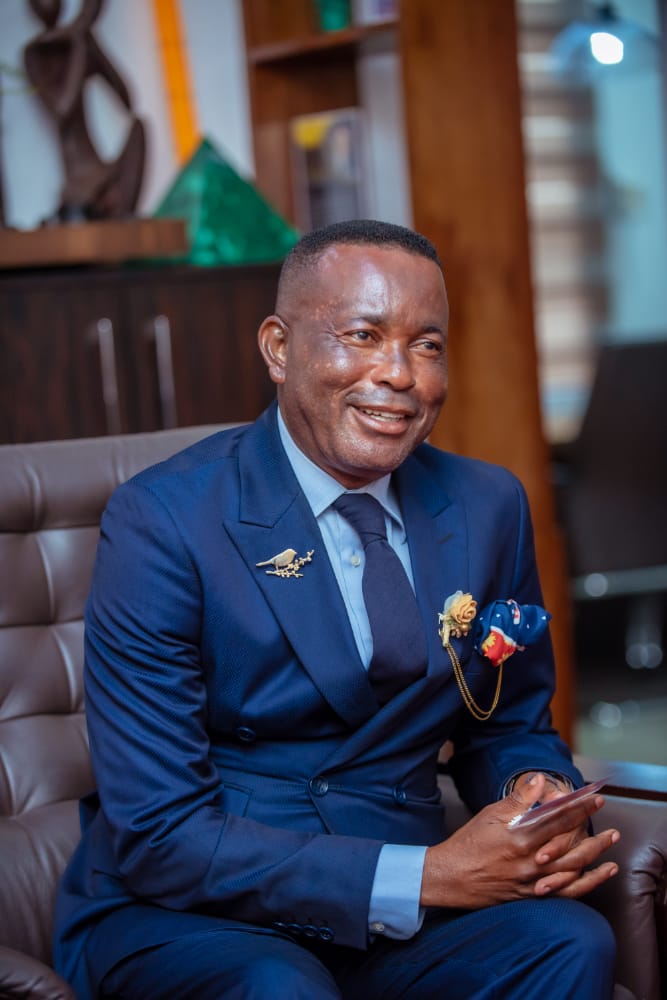 rkitsita's tweet photo. #RDC: Le Min de l'EPST @ProfesseurTony  a reçu ce vendredi Le Responsable de L'Eglise "Arche de Noé", le pasteur qui  est allé encourager le Min, dans sa lourde tâche, celle de s'occuper de l'instruct° de la jeunesse congolaise.Pour lui  le Min est à la hauteur de sa tâche https://t.co/bqPYfWG2Me