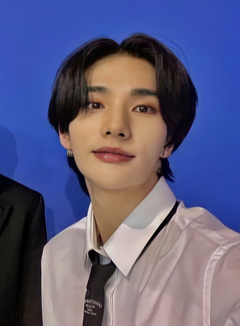 #HYUNJIN