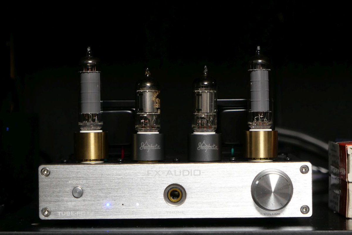 iiwi_hirano's tweet photo. 今日のTUBE-P01Jはこれ。
初段にオランダPopeのEF92をアダプタを介して挿してみました。
#真空管
#オーディオ
#球ころがし
#球転がし
#tuberolling https://t.co/EQzKMhiUC0