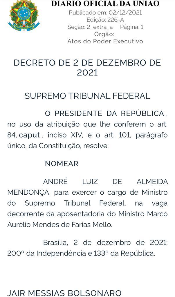 MarcelAlexandre's tweet photo. Não “cedeu em princípios e valores” na espera até a sabatina.
“A pessoa passa por uma provação de 4 meses de tentativas de humilhação e se mantém com resiliência, com humildade. Ele demonstrou ser um homem de bem, um cristão de verdade”
#AndreMendoncaNoSTF Gratidão @jairbolsonaro https://t.co/3DYeopddUK