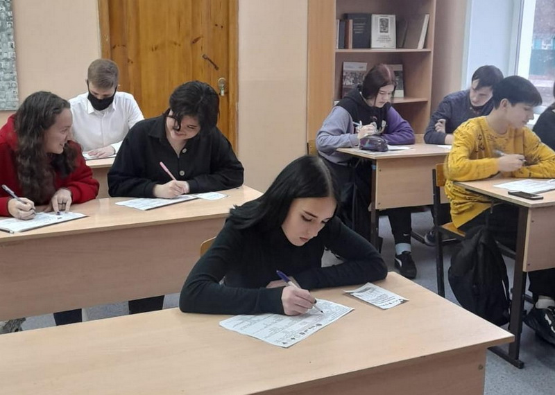 <a href="/Tularegion71/">Правительство ТО</a> Плавчане написали тест по истории Великой Отечественной войны. Подробнее- plavskiy.tularegion.ru/press_center/n…