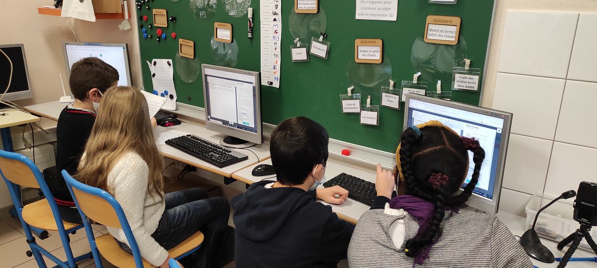 wanerspid's tweet image. Un 1er gros temps fort, une visio à 6 classes avec les chercheurs du @usr_leeisa – une compilation collaborative des notes prises par les 250  élèves grâce à l’usage de l’outil de conception de contenus partagés mutimédia #dodoc de @latelier_cherch.