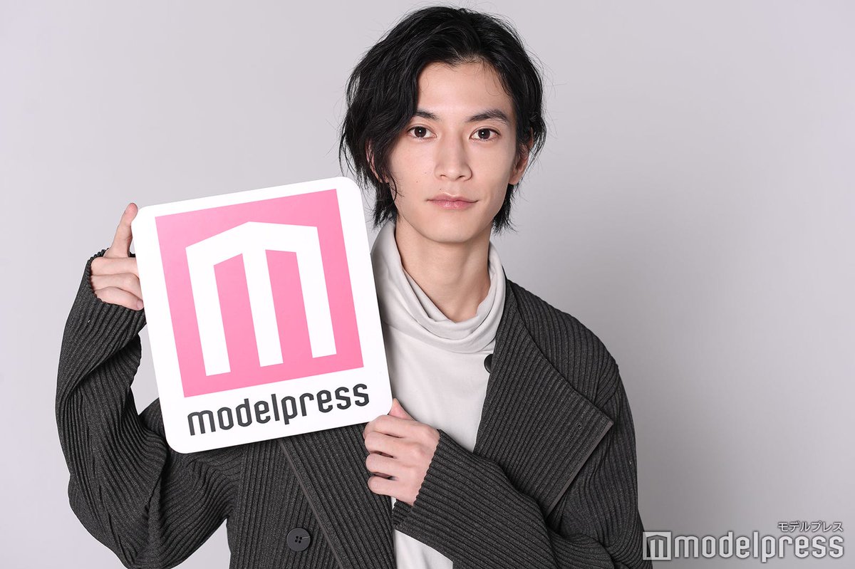 modelpress's tweet photo. 【フォロー＆リツイート✨】

#渡邊圭祐 さん直筆サイン入りチェキを1名様にプレゼント🎁

1⃣@modelpressと@mp_editorsをフォロー
2⃣このツイートをRT
で応募完了✌

12/18 正午〆切！

🔻インタビュー
https://t.co/kVckjlFCfo

#彼女を笑う人がいても #モデルプレスプレゼント https://t.co/Cl1cQnLtS7