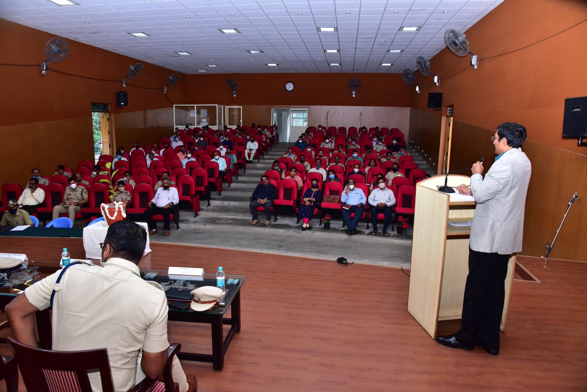 A day workshop was organized by CID, Forest Cell on protection of wildlife & forest reserve at DPO Mysuru, under the guidance of Sri K.V.Sharathchandra IPS, IGP Forest Cell. Sri Pravin Madhukar Pawar IPS @IGP_SR_Mysuru                                                           1/2
