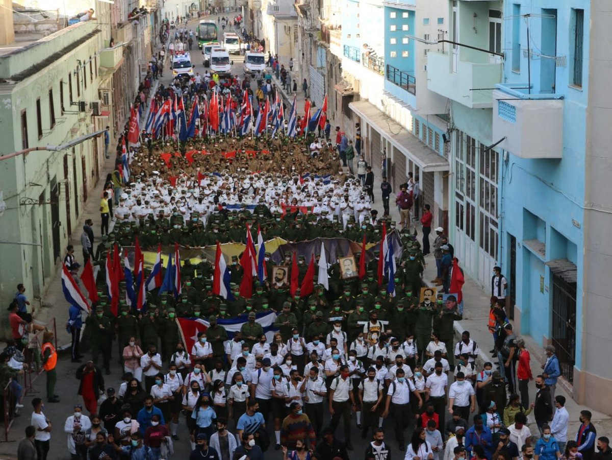 DrRobertoMOjeda's tweet photo. #CubaVive y celebra orgullosa #DíadelaMedicinaLatinoamericana, felicidades al Ejército de Batas Blancas por su extraordinaria obra humana en el enfrentamiento #COVID19. ʻʻ¡Adelante, generosos defensores de la salud y de la vida, vencedores del dolor y de la muerte!” @DiazCanelB https://t.co/DbN95eTNB5