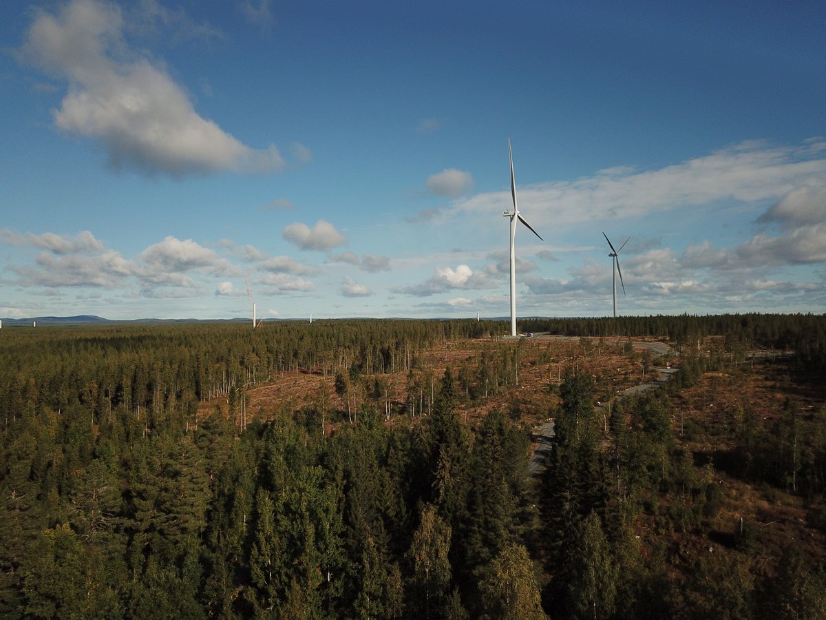 TopwindConsult's tweet photo. Windpark Fjallboheden, Zweden.

Eind oktober heeft de Take Over inspectie plaatsgevonden op windpark Fjällboheden in Zweden. Topwind heeft tijdens de aanbesteding, design en bouw van het windpark verschillende taken mogen vervullen in de rol van Owner’s Engineer. https://t.co/UGr8clG5zt