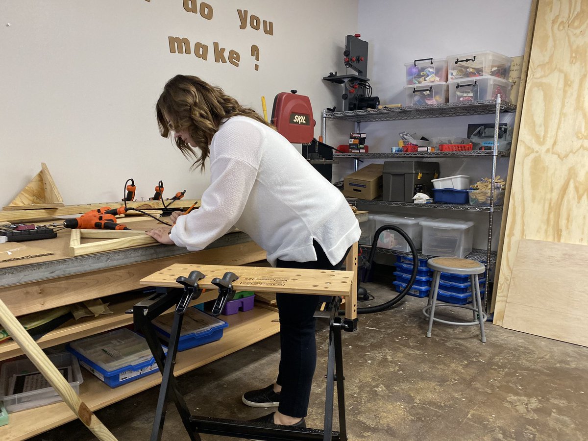 SolarSTEAMGirls's tweet photo. She’s our Makerspace teacher & campus technology guru. She’s an innovative thinker & Jido girl through and through. Guess what? She’s also our 21-22 Teacher of the Year!! 🎉 Help us celebrate @N_Bernardino ! #Greatness #SolarGirl @TransformDISD https://t.co/tWSzmNMiP2