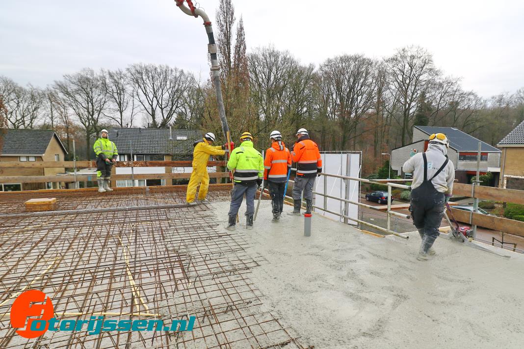 Vandaag wordt de verdiepingsvloer gestort van de nieuwe basisschool "in den Climtuin" in #Rijssen
Foto's op fotorijssen.nl