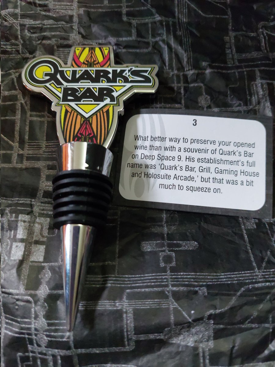 ArtysmartyM's tweet photo. 3 - It's a Quarks bar wine stop, I cannot tell you how exited I was when I opened this one.#bestsofar

#startrekadvent #advent #quarksbar #trekkie https://t.co/w4Afhpkp6x