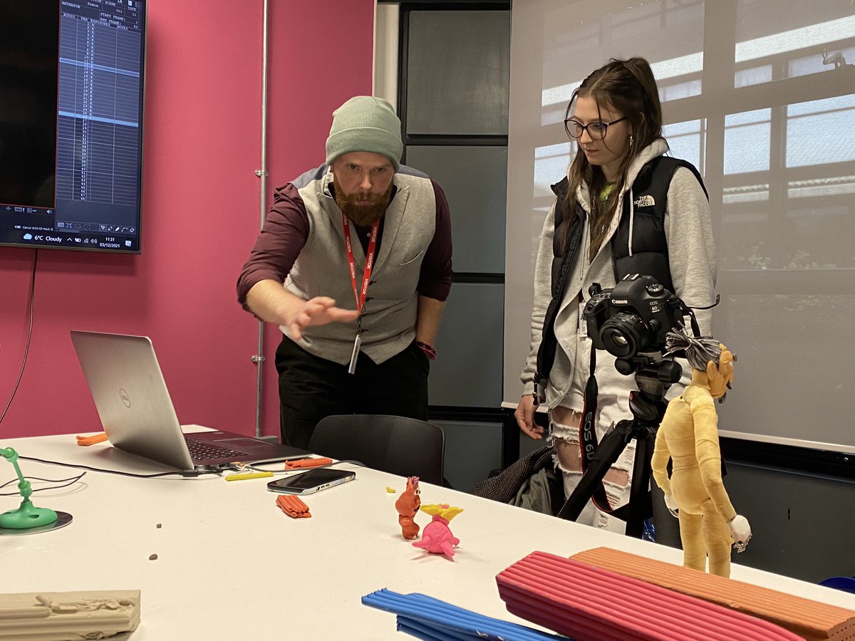 HSDCMEDIA's tweet photo. Great to have @plymouthart at @Be_HSDC Alton today. Gaming and FTV students really enjoying their fantastic Stop Motion and Creative Narrative workshops https://t.co/ngBhVswpUD