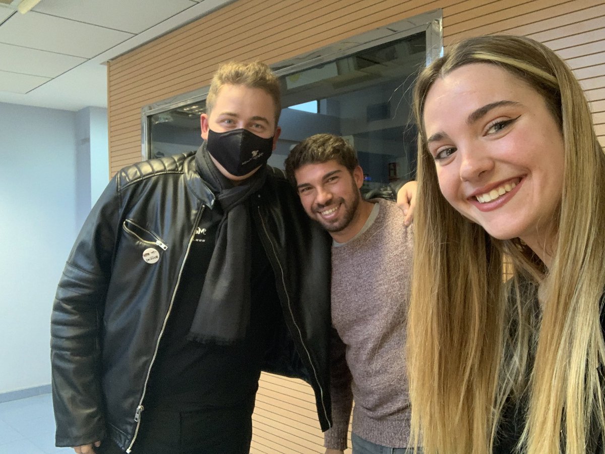 ABuenasHorasvlc's tweet photo. 🎙12:39. Empezamos el programa con Jorge Vera y Guillermo Potes, dos Pottermaniacos que nos van a hablar del reestreno de de "Harry Potter y la piedra filosofal".

📻¿Sintonizas? 107.1 FM y en https://t.co/XKWrn74p1M https://t.co/K5peILSh02