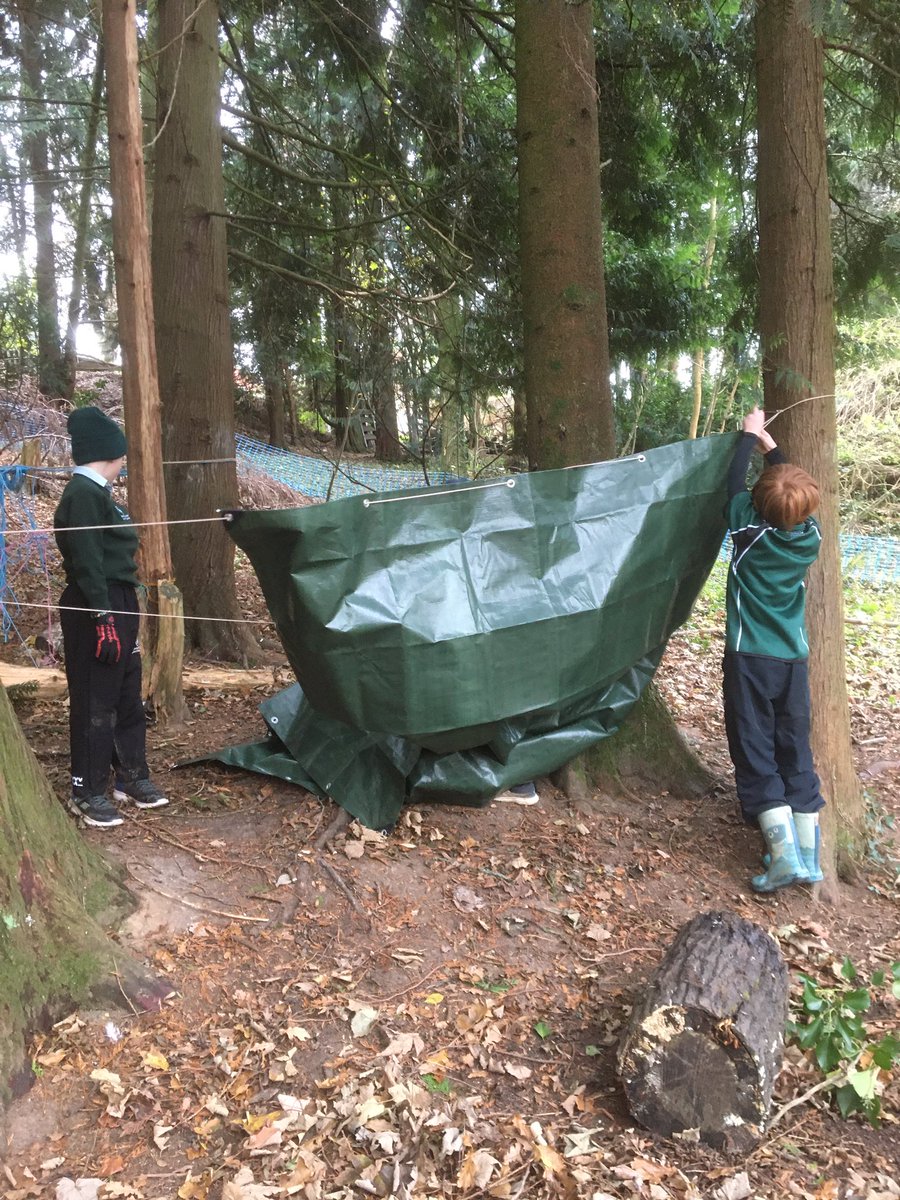 KESPreparatory's tweet photo. #StroudY4 #StroudOutdoors #StroudCollaboration #StroudForestSchool Kingfishers created amazing shelters out of materials provided by our amazing Ranger, Mr Caie. They then evaluated how effective they were and tested them out! https://t.co/1uOXqqHCFu