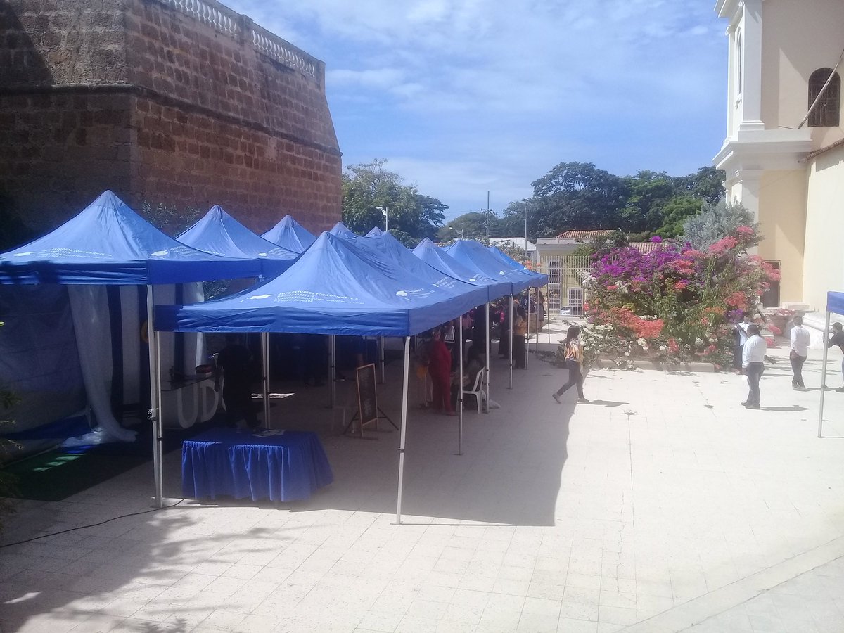 Qmana7's tweet photo. Feliz Viernes. Graduación #UdoSucre Del pueblo venimos hacia el pueblo vamos. @UDO_VE #Cumaná #Sucre https://t.co/DKZfpwtBTw