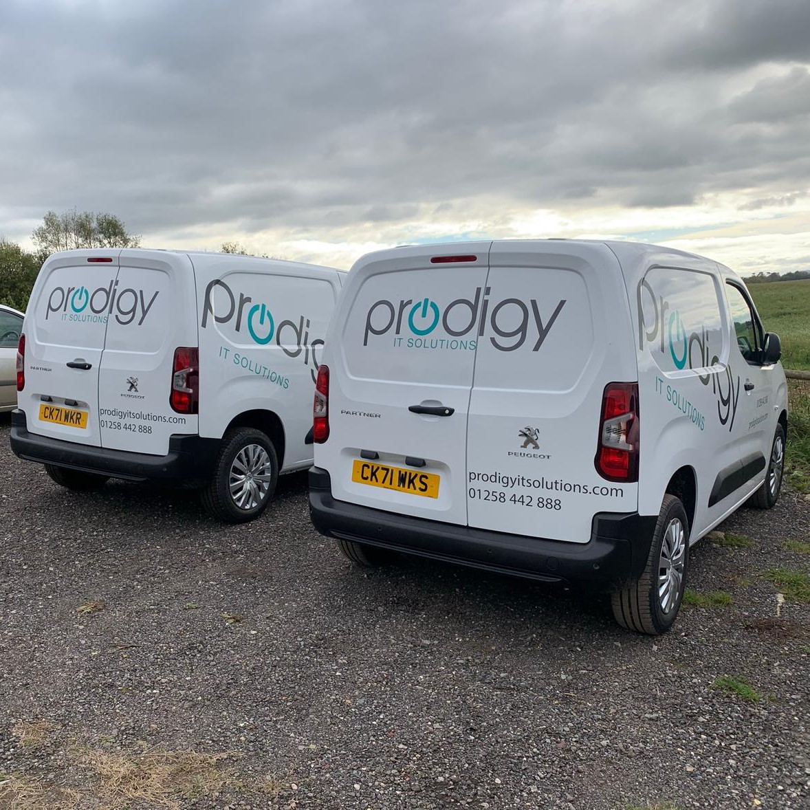 creativesoluk's tweet photo. ๐ผOn the fourth day of Christmas Prodigy I.T Solutions gave to me... 4-wheeled vinyl graphics, for their Peugeot Partner Company Van Fleeet ๐ผ
https://t.co/CA3baz7spD
#fleetvehicle #worksvan #branding #marketingonwheels #vinylwrap #signwiriting #companycar #peugeotpartnervan https://t.co/aPcSktgnPd