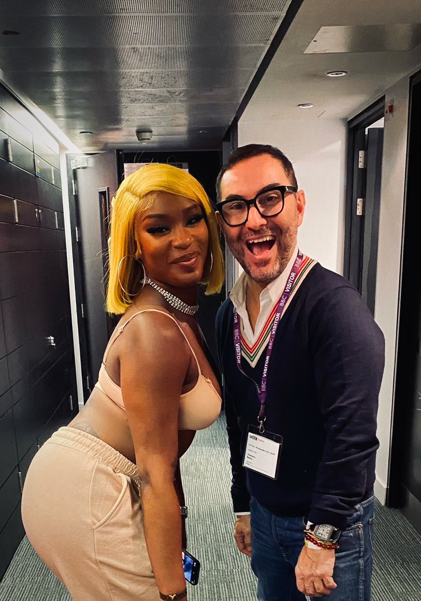 BasciuCristiano's tweet photo. What a legend Ivorian Doll 💛@ivoriandoll #ivoriandoll #stunninggirl #bbc2radio #concert #duranduran #princeofcuts https://t.co/aLtPPL4IhL