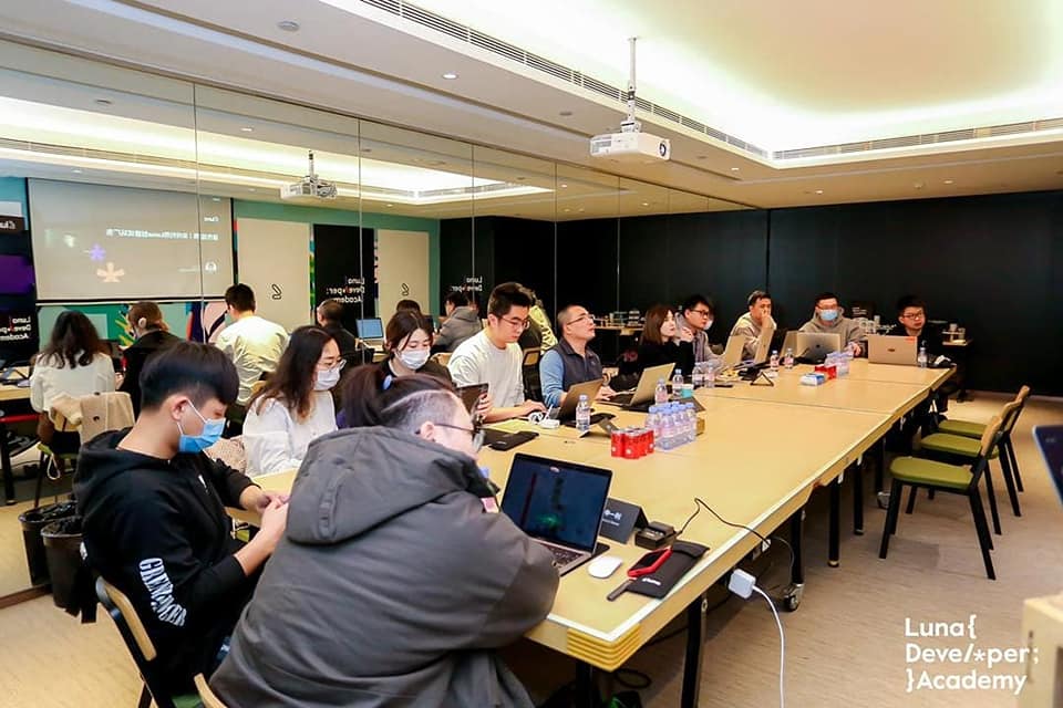 lunalabs's tweet photo. Just yesterday, we hosted our very first #LunaDeveloperAcademy workshop for our key clients in Beijing 🧑🏻‍💻

Our team spent the day with their Unity Developers, deep-diving into how they can get the most of Luna and even getting them to compete in a byte-sized hackathon.

#gamedev https://t.co/IA0bDPiHL3
