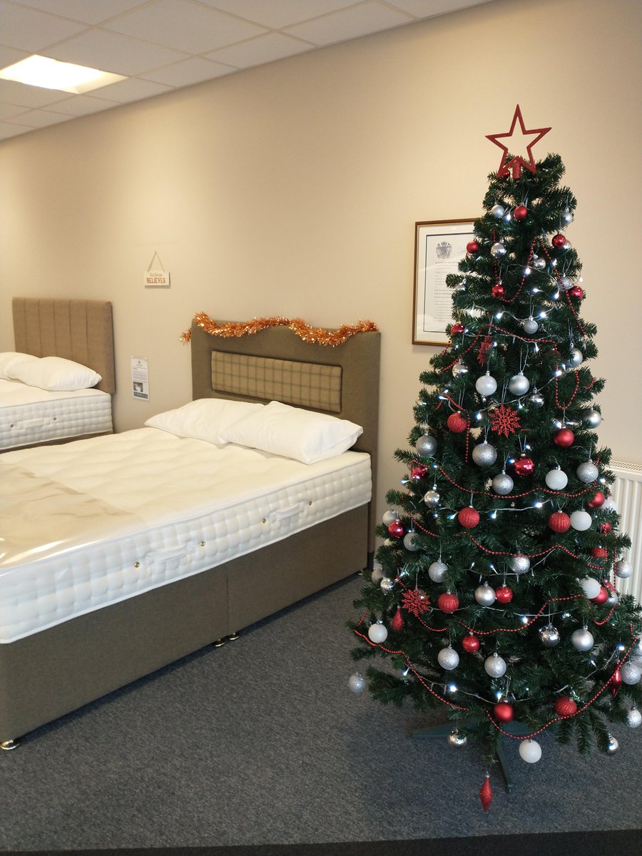 Christmas has landed at the Glencraft Luxury Mattresses showroom! 🎄

Ready to sleep like royalty? 

Be sure to visit our in-store experts to browse our range, including our limited edition Merida Classic mattress, and find the perfect mattress for you today!