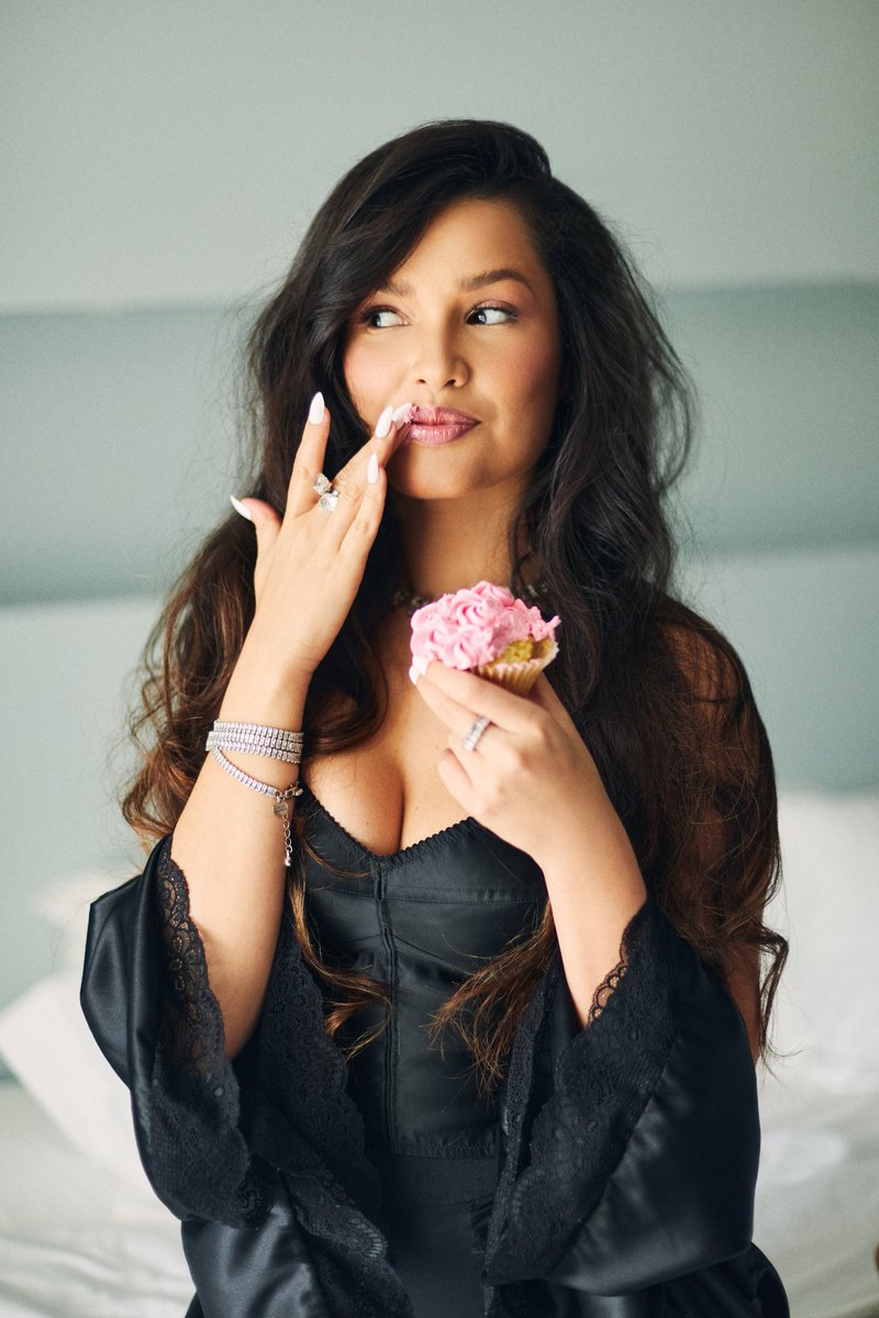 juliette's tweet image. Bom dia pra quem tá aniversariando hoje! 💕 #JuliettesBday