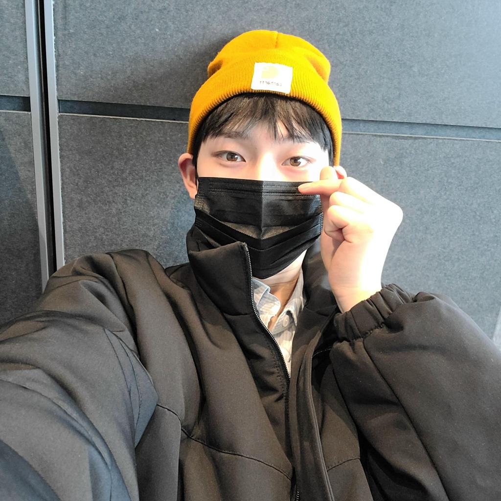 maeumi_7's tweet photo. Sunoo came home with a beautiful view. Motivated to continue doing some school works💖
#SUNOO @ENHYPEN_members @ENHYPEN https://t.co/0zkkkBs5Hi