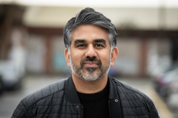 milapfest's tweet photo. In case you missed it...
Listen back to Milap's CEO & Artistic Director @aloknayak chatting about all things Milap on The New Daily Croissant @lcrfm
Listen back 71:50 in here: https://t.co/VfD7dAXlO3
#LiverpoolCommunityRadio https://t.co/NlbUGNKQ3f
