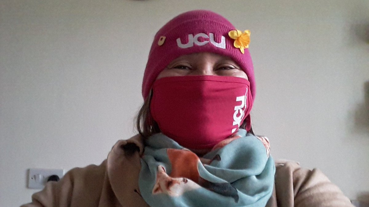 ANLecturer's tweet photo. What did your institution do to help you stay safe in the pandemic? 
My union branch @oubucu makes sure I'm safe, warm and colour-coordinated! 😍
✊ #FourFightsOneVoice #OneOfUsAllOfUs #UCUstrike https://t.co/1fJUtmqqiY