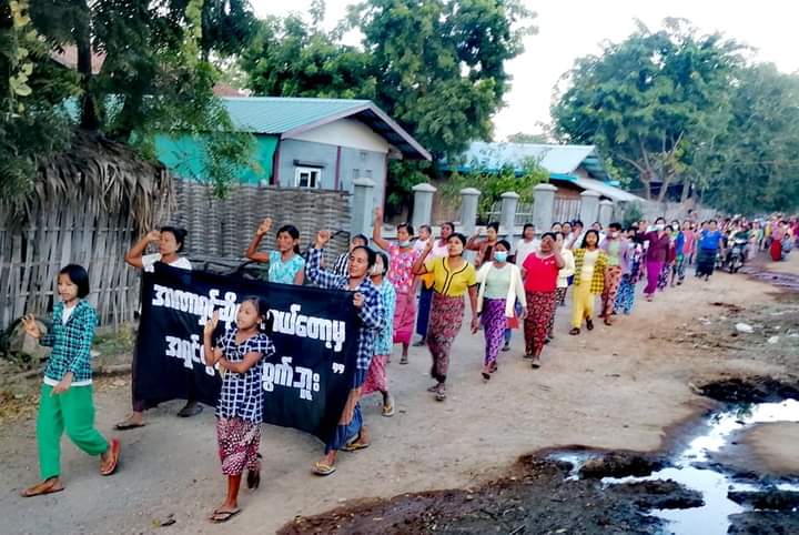 boiharianna's tweet photo. 3.12.2021 The female activists of #Kankone village in Salingyi township, continue to lead a protest march against the military junta .
LEGALIZATION OF NUG
#Dec3Coup
#WhatsHappeningInMyanmar https://t.co/o8U0XUyQ2i