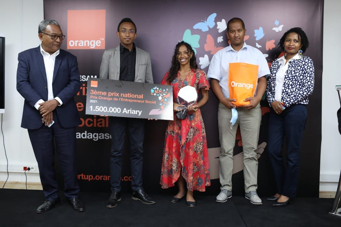 OrangeFabMada tweet media