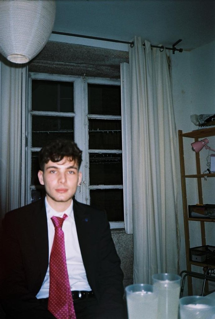 Milos🌸 tweet media