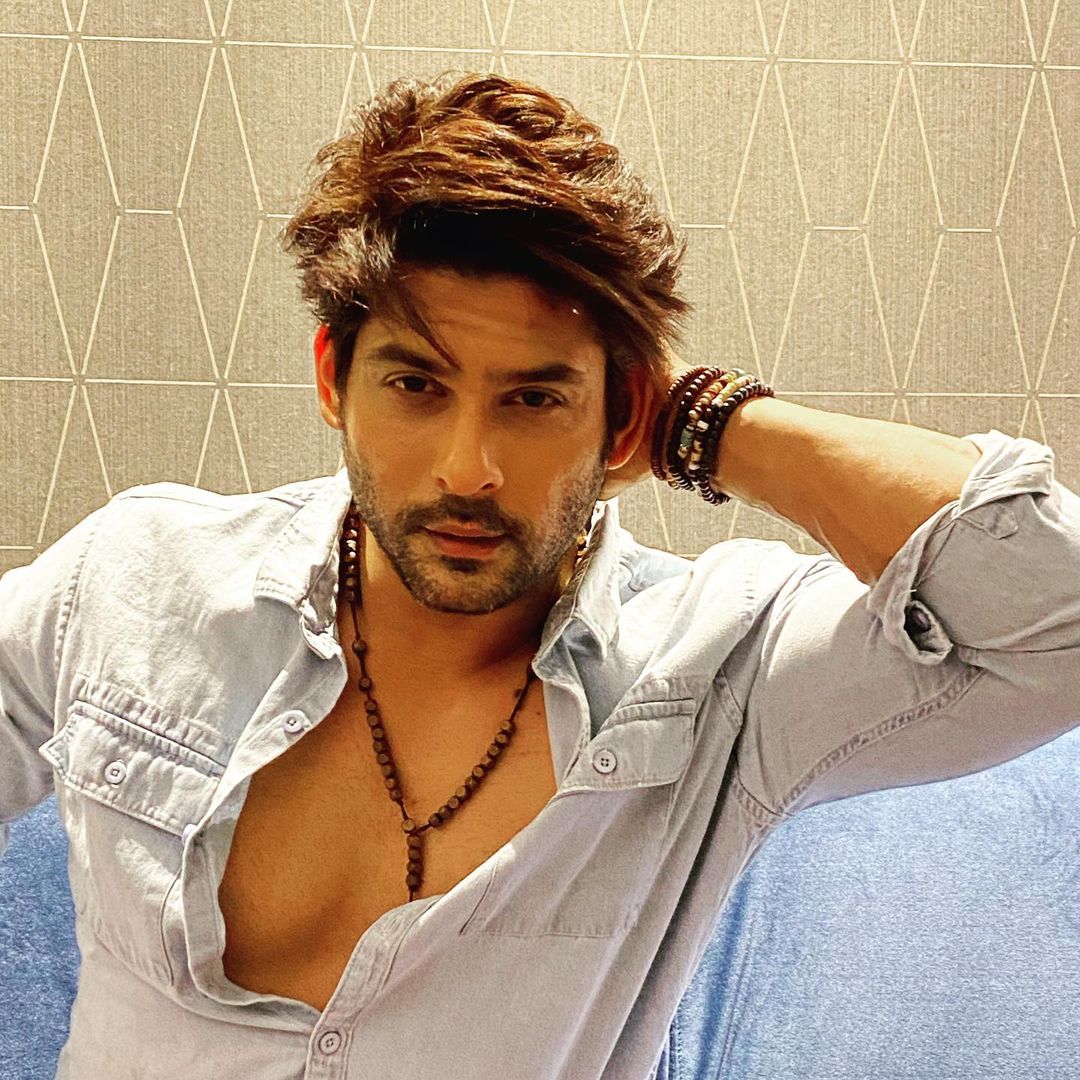 etimes's tweet photo. #SidharthShukla is the most searched Indian celebrity of the year as per Yahoo 2021 Year in Review! https://t.co/tFsTN3i8zo