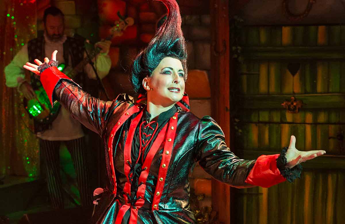 ★★★★★ Review: Jack and the Beanstalk – An excellent, song-stuffed panto that is amusing for all ages <a href="/NewWolsey/">New Wolsey Theatre</a> bit.ly/3GeRHJl