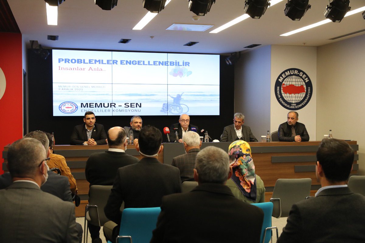 _aliyalcin_'s tweet photo. Engelliliği Olmasa da Engelleri Kaldırmak Mümkün

3 Aralık Dünya Engelliler Günü dolayısıyla Engelliler komisyonumuz, basın açıklaması ile sorunlarını,beklentilerini paylaştılar.

Komisyonumuz başta olmak üzere tüm engellileri selamlıyorum.
#3AralikDunyaEngellilerGunu https://t.co/hjgoCF60uW