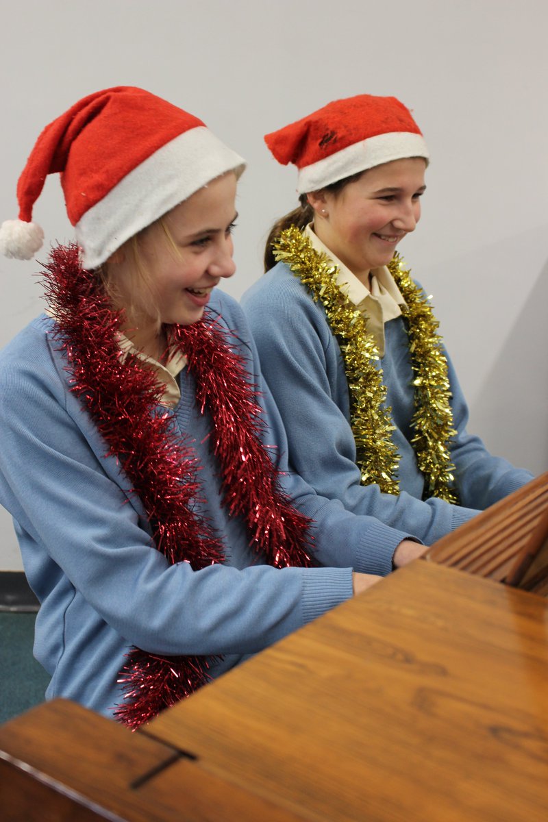 TudorHallMusic's tweet photo. Christmas class concerts in full swing in the music department! #happytimes @TudorHallMusic @TudorHallSchool https://t.co/OHxfBzkODJ