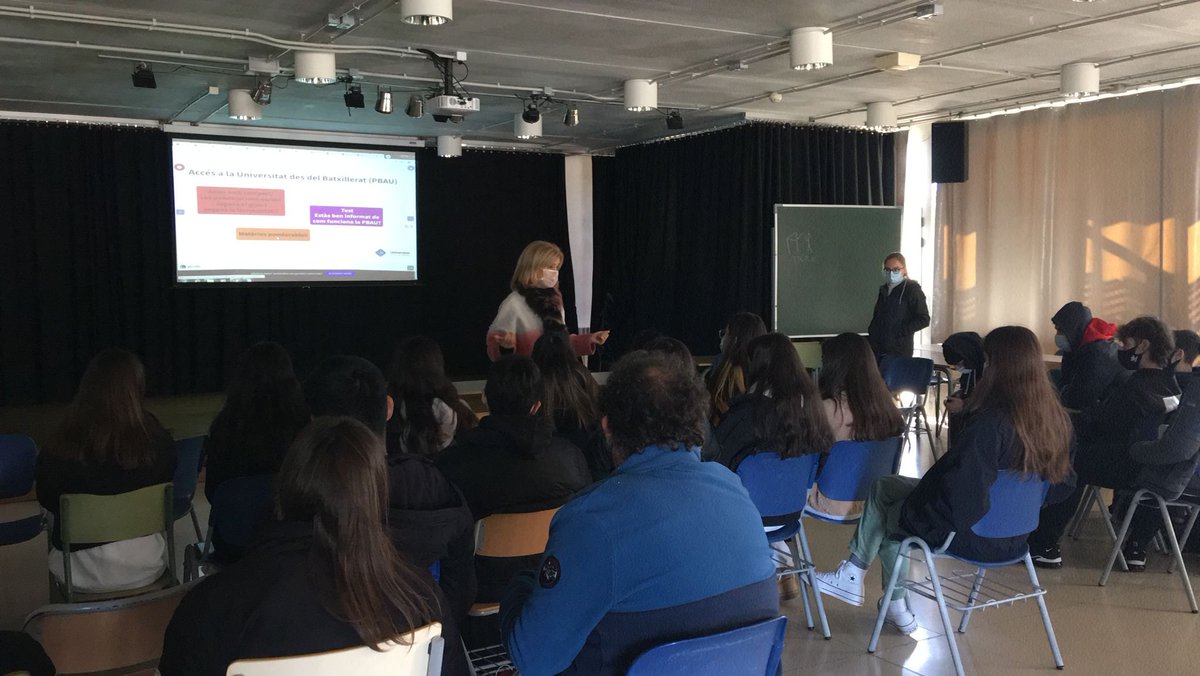 PortUIB's tweet photo. Hem començat les 🗣️xerrades #SeràsUIB als centres de les Illes Balears🏫
📌Què hi ha després de l'ESO? (4t d'ESO)
📌Un camí, distintes direccions (1r de batxillerat i CFGS)
🔗https://t.co/XbnLXP50fL
#SeràsUIB @UIBuniversitat @EDUN_IB #futuralumnat https://t.co/YPHQWgDpz4