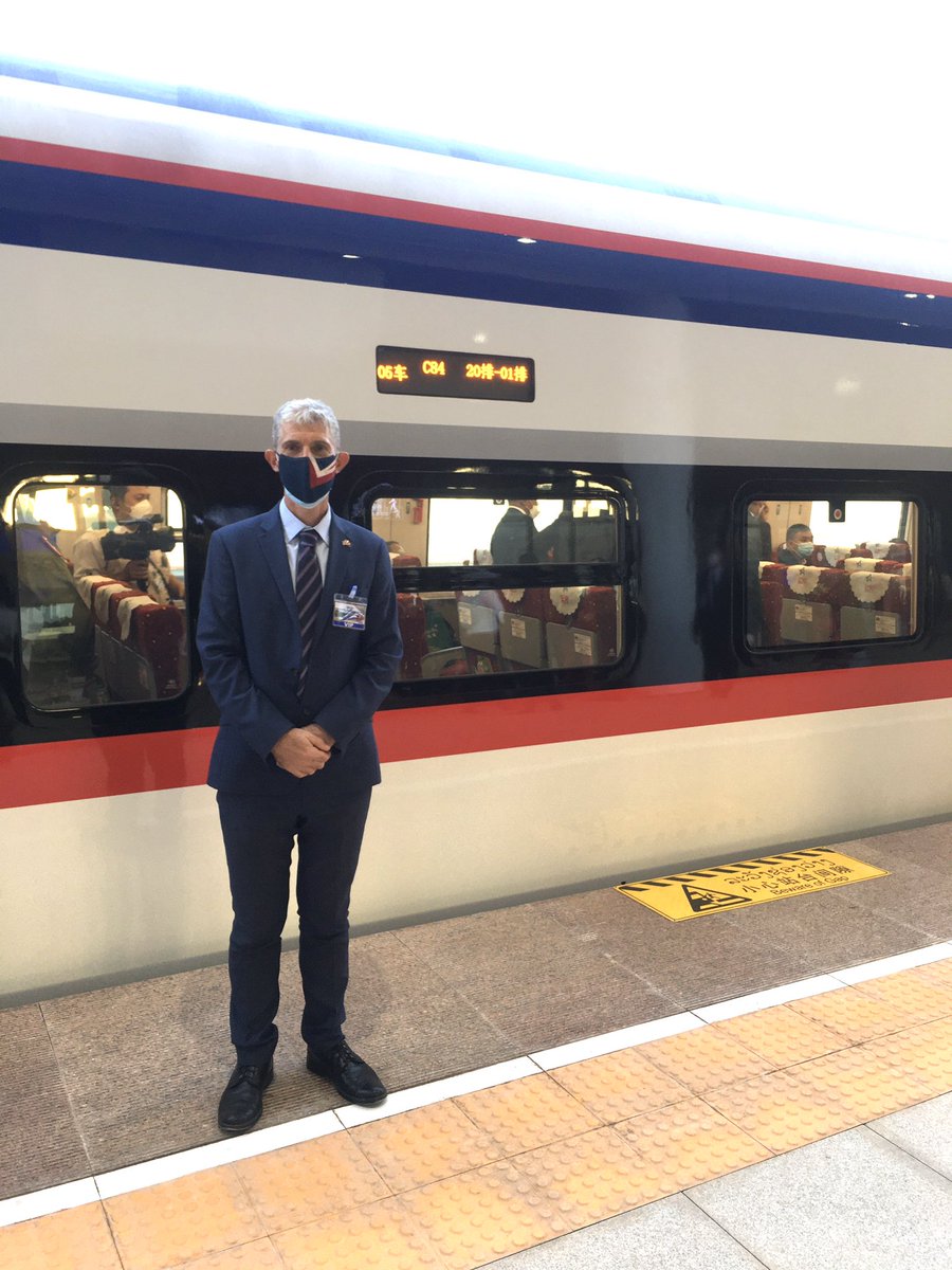 JohnPearson68's tweet photo. Just travelled on the first journey of the Lao-China railway, that runs from Vientiane to Kunming! Along with PM Phankham, we journeyed from Vientiane to Vang Vieng and back again. An impressive engineering feat, which will hopefully boost economic growth in Laos. #railway https://t.co/nNtSzNaKRu